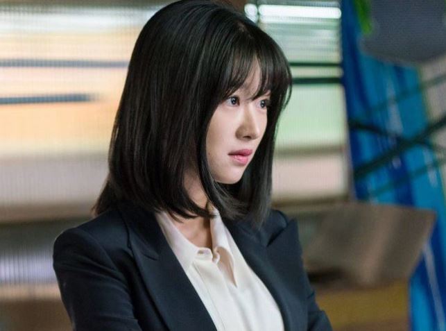 Lặn lội lên thành phố để báo tin vui cho chồng, vợ đau khổ đến độ đòi ly hôn khi phát hiện bí mật tày trời anh giấu dưới gầm giường