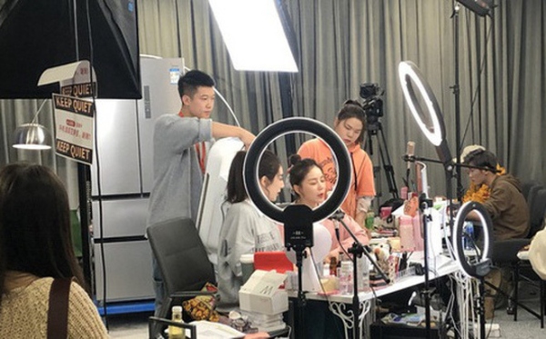 Thủ tướng yêu cầu tăng cường thanh, kiểm tra bán hàng livestream 