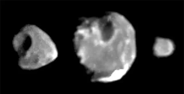 NASA công bố ảnh hiếm về mặt trăng đỏ nhất Thái Dương hệ- Ảnh 2.