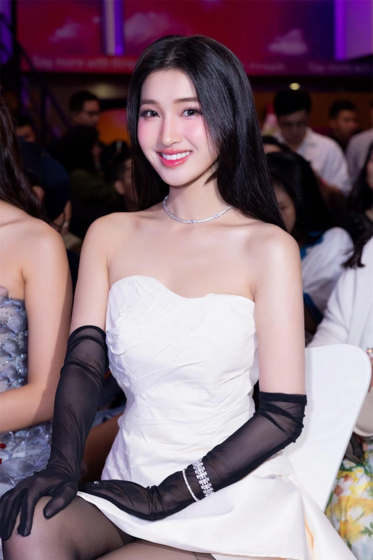 Nhan sắc ba người đẹp Việt vào đề cử Vẻ đẹp vượt thời gian ảnh 1