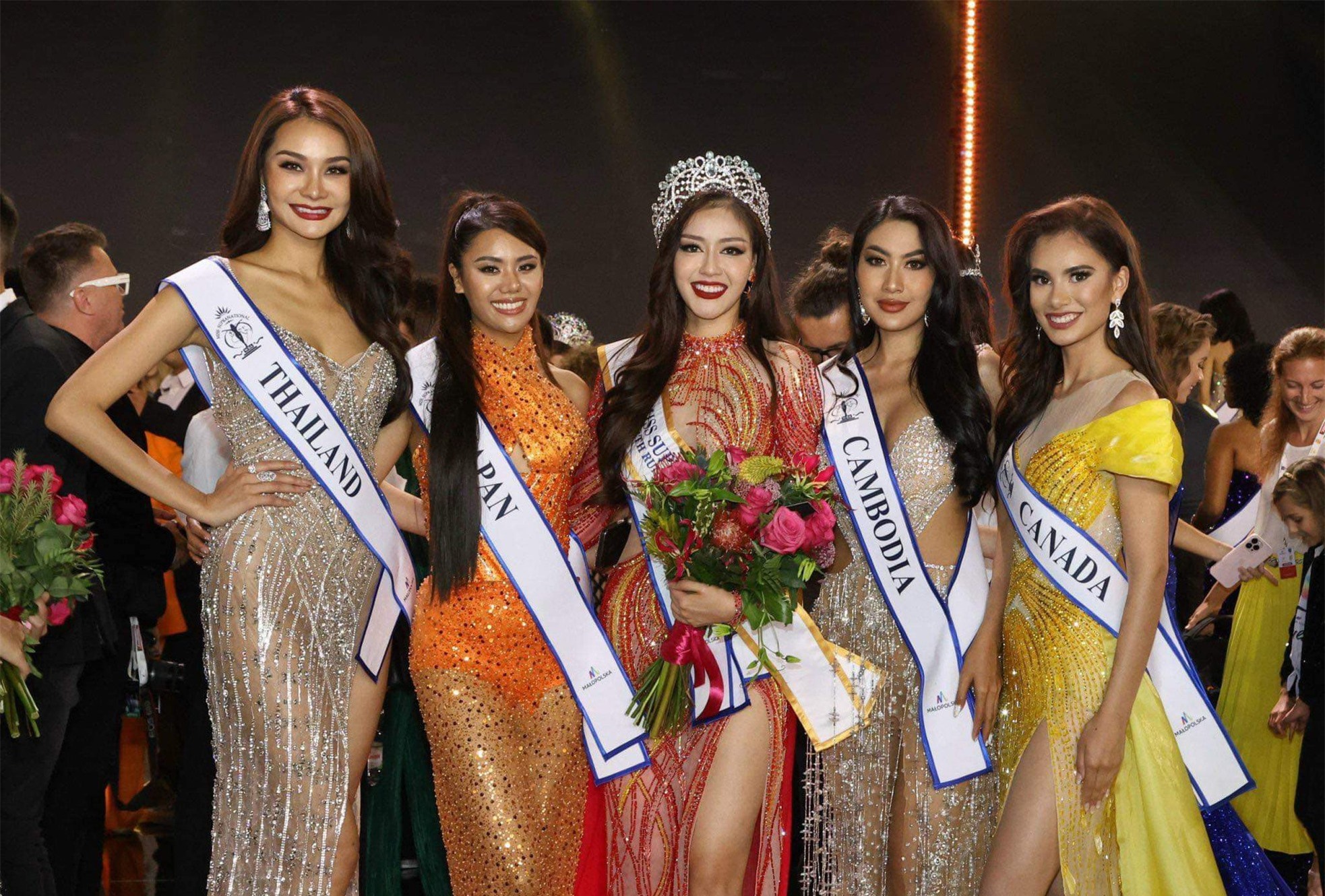 Nhan sắc ba người đẹp Việt vào đề cử Vẻ đẹp vượt thời gian ảnh 10