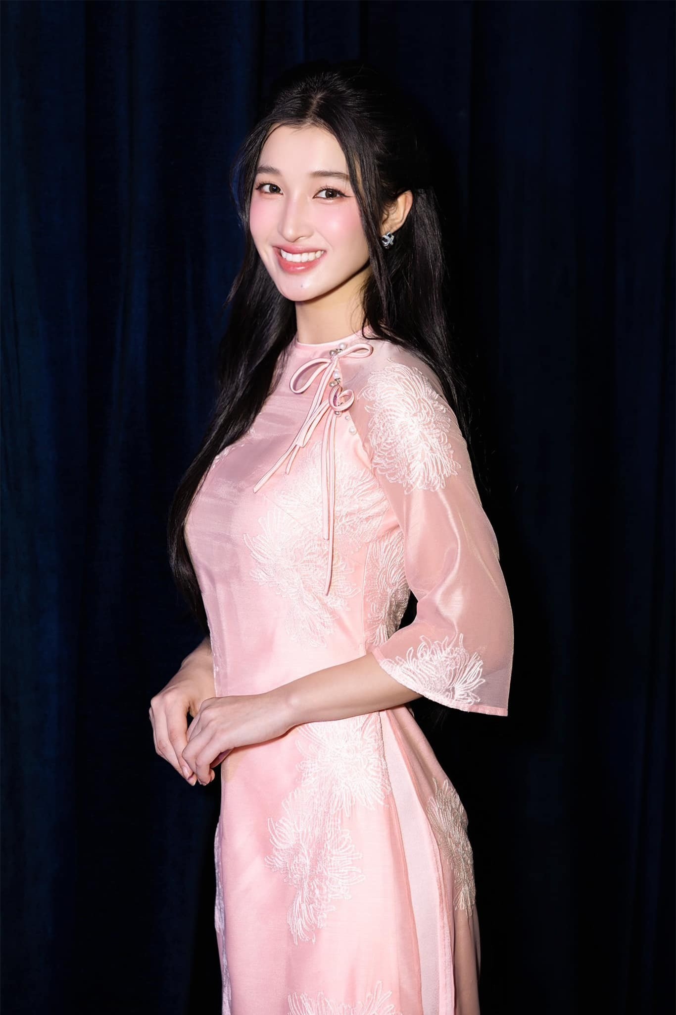 Nhan sắc ba người đẹp Việt vào đề cử Vẻ đẹp vượt thời gian ảnh 7