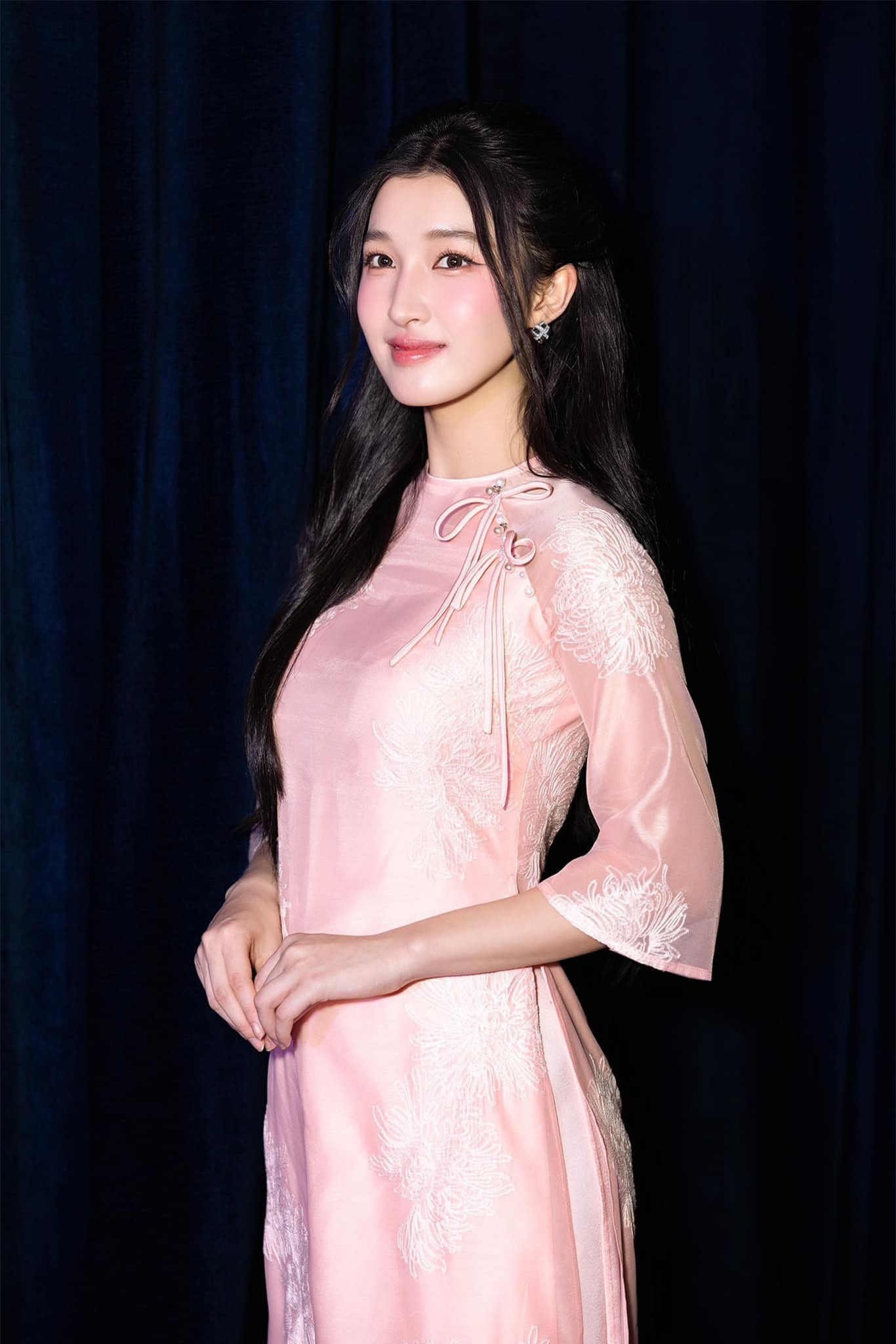 Nhan sắc ba người đẹp Việt vào đề cử Vẻ đẹp vượt thời gian ảnh 8