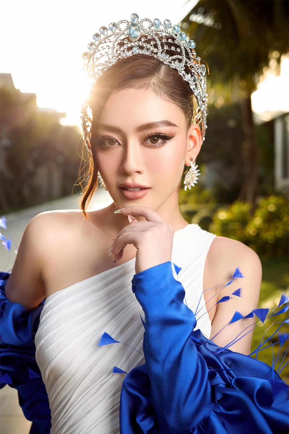 Nhan sắc ba người đẹp Việt vào đề cử Vẻ đẹp vượt thời gian ảnh 9