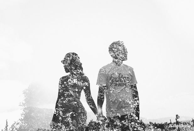 Vừa biết chồng tôi đòi đưa di ảnh mẹ vợ về quê, anh chồng liền quát một câu khiến tôi phải mang ơn cả đời