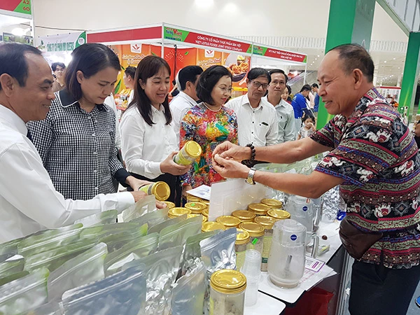 Hội chợ hàng Việt Đà Nẵng 2024 thu hút 200 gian hàng của 123 doanh nghiệp từ 19 tỉnh, thành tham dự.