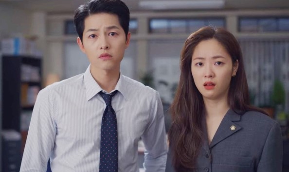 Học mẹo giữ nhà cửa thơm tho đang hot trên mạng, tôi xấu hổ nhục mặt khi bố chồng đến chơi bị "thứ đó" rơi trúng đầu