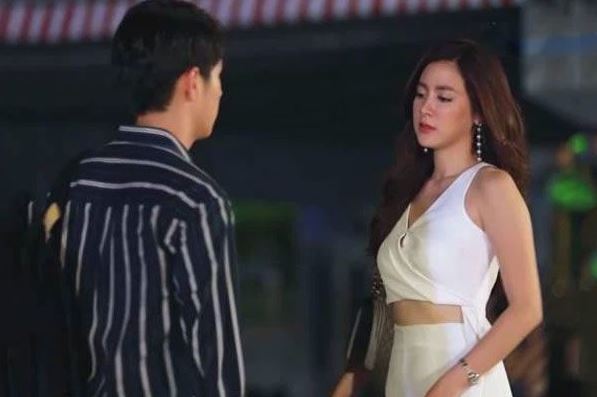 Mẹ chồng tương lai kì kèo tiền cưới, bố tôi đưa ra cuốn sổ bà vội xin rước dâu