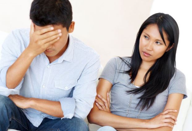 Mỗi lần cãi nhau xong, vợ lại lao vào lau chùi bồn cầu, một lần tò mò nhìn thử, tôi quyết định ly hôn ngay lập tức