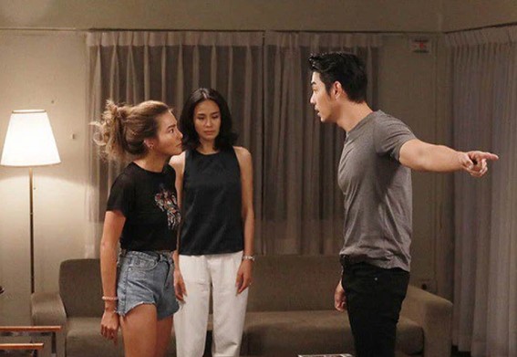 Sau khi bố chồng xuất viện, anh cả vội rước ông về chăm sóc nhưng chưa được một tuần đã thấy bố gọi điện cầu cứu chúng tôi