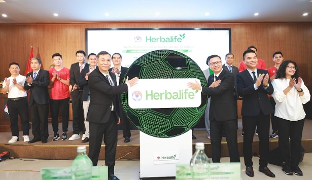 Herbalife tiếp tục đồng hành cùng các đội tuyển bóng đá quốc gia