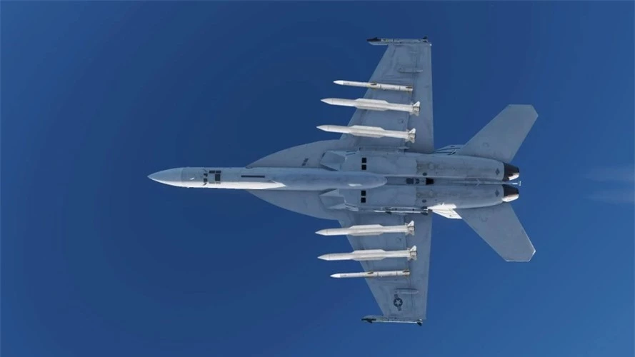 Mục đích bí ẩn của Mỹ khi cho tiêm kích F/A-18 mang tên lửa SM-6