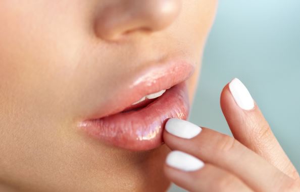 4 dấu hiệu ở đôi môi đang cảnh báo sức khỏe có vấn đề, 3 trong số đó rất thường thấy nhưng ít ai quan tâm