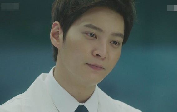 Kiếm 50 triệu/tháng vẫn không dám gửi cho bố mẹ đồng nào, nhưng tôi quyết ly hôn vì câu nói lạnh lùng của vợ lúc mẹ chồng ốm