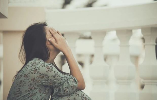 Ly hôn 5 năm, chồng cũ đột nhiên tới tận nhà ôm chầm lấy tôi rồi đòi sống chung nhưng tôi né tránh thì lập tức anh ta trở mặt đòi 2 tỷ từ giá trị căn nhà mà mẹ con tôi đang ở