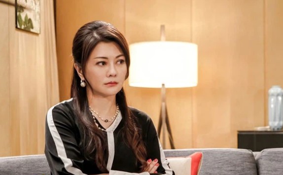 Mang cháo cho bố chồng, tôi ngây ngẩn khi ông dúi vào tay tôi một bìa sổ đỏ và món tiền tiết kiệm cả tỷ đồng