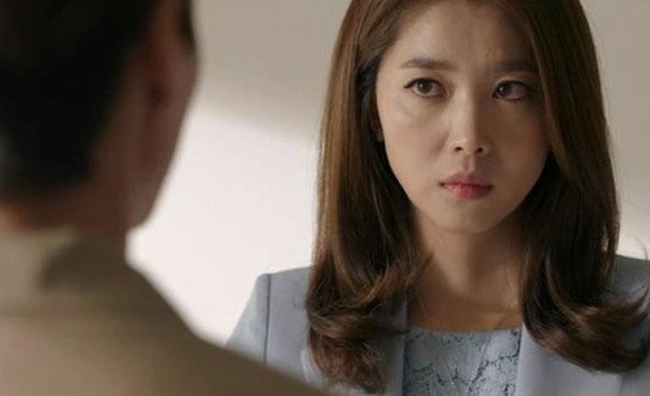 Từ mặt em trai hơn 15 năm, chị chồng bỗng dưng đến nhà yêu cầu một việc khiến bố chồng tôi đau tim