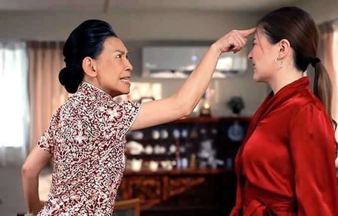 Về tới cửa đã bị mẹ vợ ném túi xách ra ngoài, bà chỉ vào trong nhà và nói 1 câu khiến tôi quyết định ly hôn tức thì