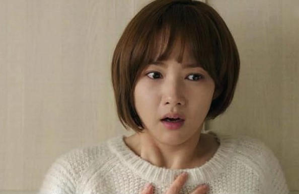 Vừa đụng đũa ăn cơm thì bố chồng hất tung mâm bát, nàng dâu ấm ức chỉ vì bát canh rau đay