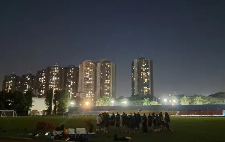 ĐT Philippines gặp sự cố, phải tập luyện trong bóng tối ở Indonesia