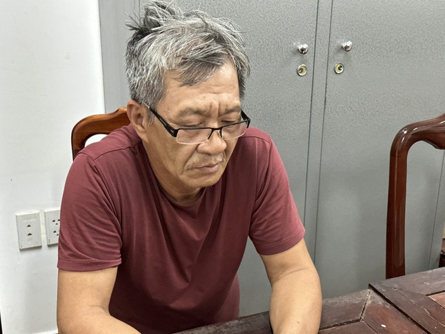 B&#x1EAF;t kh&#x1EA9;n c&#x1EA5;p m&#x1ED9;t Vi&#x1EC7;t ki&#x1EC1;u v&#xE0; &#x111;&#x1ED3;ng ph&#x1EA1;m l&#x1EEB;a &#x111;&#x1EA3;o chi&#x1EBF;m &#x111;o&#x1EA1;t t&#xE0;i s&#x1EA3;n