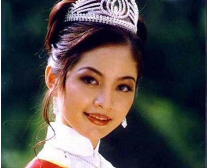 Lịch sử Hoa hậu Việt Nam ghi nhận chuyện hy hữu: Có một người đẹp đăng quang đến hai lần, đó là ai?