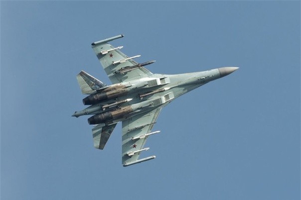 Tiêm kích Su-35S của Nga được phát hiện ở "chế độ quái thú". Tiêm kích Su-35S của Nga được phát hiện ở "chế độ quái thú".