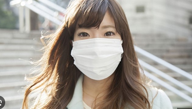 Người yêu đến chơi mà khư khư bịt khẩu trang khiến mẹ tôi rất khó chịu, thế nhưng sự đáp trả của em ấy khiến cả gia đình tôi cảm động vô cùng