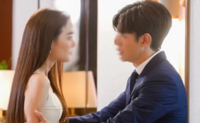 Thấy vợ cầm chiếc vòng tay vỡ khóc trong nhà tắm, tim tôi nghẹn đắng, tự trách bản thân đã phạm sai lầm lớn