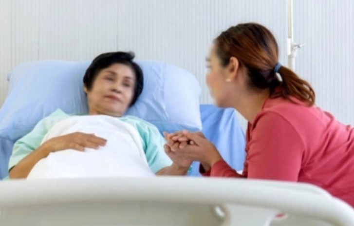 Trước lúc qua đời, mẹ chồng để lại tài sản cho vợ chồng tôi, bố chồng không được một xu: Câu trăng trối khiến tôi biết bà rất thương ông