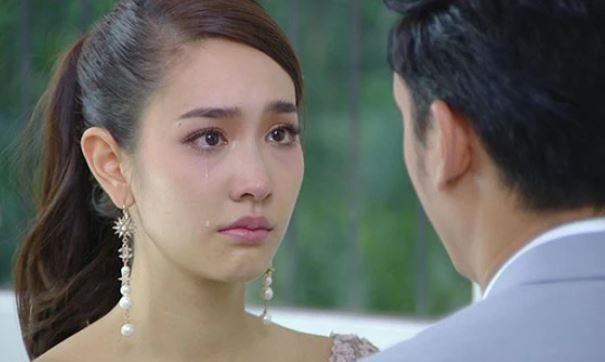 4 năm sau ly hôn, tôi gặp lại chồng cũ trong bộ dạng rách nát xin ăn và chạnh lòng đau xót khi thấy đứa bé được địu ở sau lưng anh ta