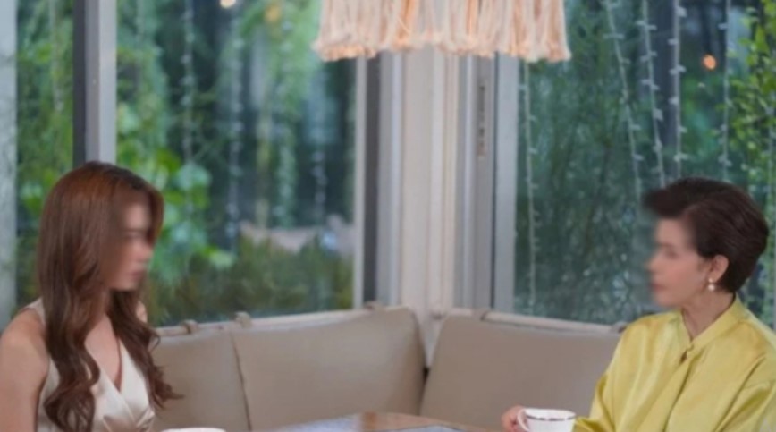 Sáng thứ 2, tôi trở về nhà với khuôn mặt nặng trịch, mẹ hỏi một câu: "Muốn mẹ chết hay sao?" khiến tôi hoang mang với quyết định của mình