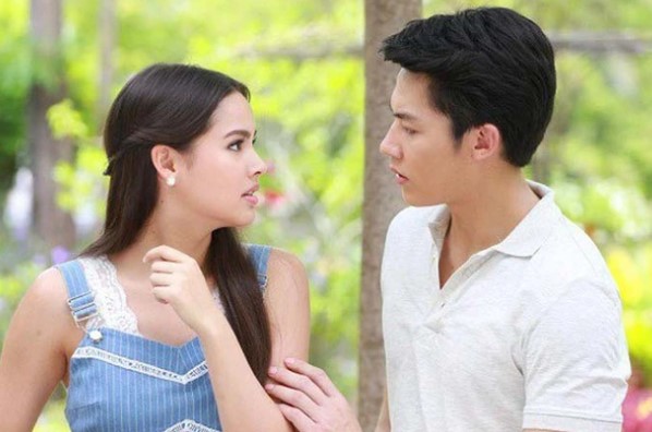 Con dâu nằm xem tivi để bố chồng nấu cơm, đến khi ăn cơm, bố tôi vừa chê trách thì chị dâu bật lại một câu khiến cả nhà choáng váng