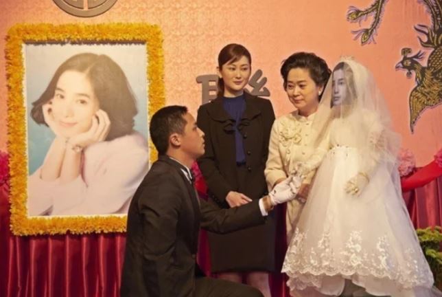 Rợn người hủ tục kết hôn với người đã khuất, tốn hàng trăm triệu cho đám cưới