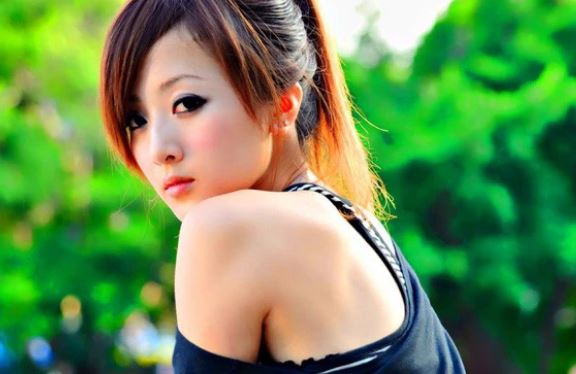 Thách thức chồng ly hôn nhưng khi nhìn anh nhẹ nhàng kí đơn, tôi hốt hoảng lăn ra ngất xỉu