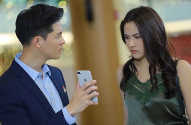 Vợ viện cớ sốt cao không về giỗ bố chồng, xem qua camera và chứng kiến việc vợ làm ở nhà mà tôi choáng váng