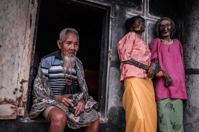 Ngôi làng ‘zombie’ nơi xác chết ‘biết đi’ và chung sống như người trong gia đình