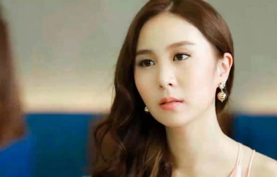 Sau 4 năm ly hôn gặp lại, mẹ chồng cũ đề nghị: "Hôm nào đưa con tới chơi, tôi cho phép đấy", nàng dâu mỉm cười nhẹ nhàng đáp nhưng mặt mẹ chồng biến sắc