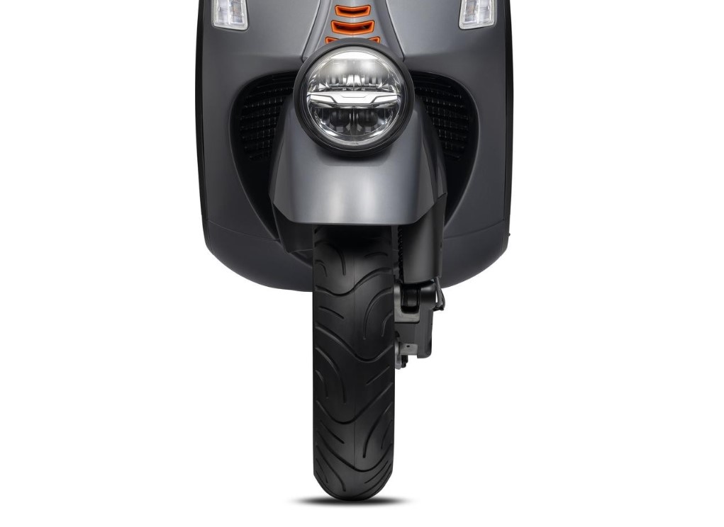 Quên Honda SH đi, ‘vua xe ga’ mới của Ý chính thức ra mắt: Có phanh ABS 2 kênh, màn LCD, giá rẻ hơn