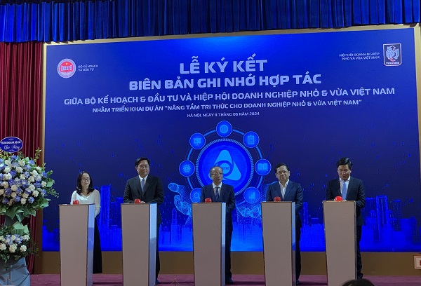 Triển khai Dự án đào tạo trực tuyến "Nâng tầm tri thức cho DNNVV Việt Nam”