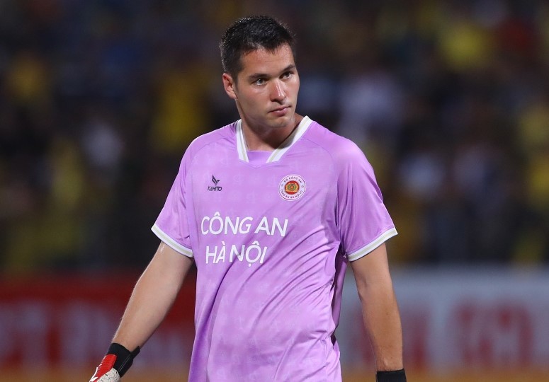 Filip Nguyễn liên tục mắc sai lầm, CLB CAHN gọi thủ môn Việt kiều Slovakia thay thế?