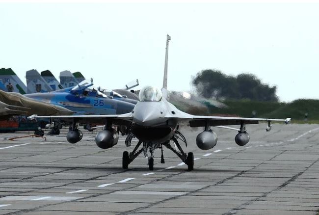 Nga cảnh báo sẽ tấn công sân bay Ukraine triển khai tiêm kích F-16