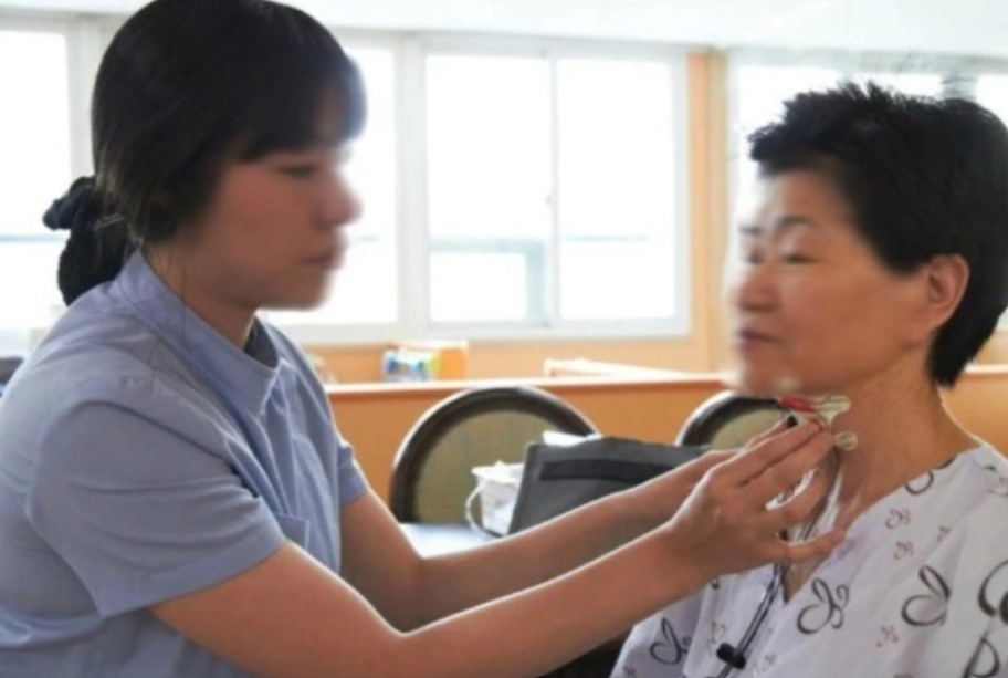 U60 lo cho 3 đứa con tiền xây nhà, mua xe, đến khi bị ngã nhập viện, thấy các con phân chia nợ nần mà tôi tái mét mặt mày