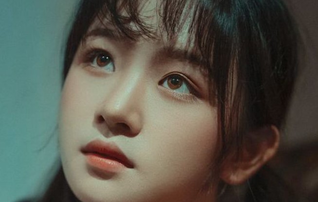 Bưng bát chè qua cho chị dâu, chị ấy liếc nhìn một cái rồi buông câu phũ phàng khiến cả nhà dậy sóng