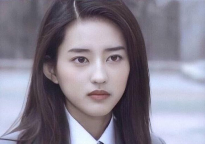 'Đệ nhất mỹ nhân châu Á' nổi tiếng khi sở hữu vẻ đẹp kết hợp giữa Quan Chi Lâm và Lý Gia Hân, giờ gây tiếc nuối vì gương mặt méo mó ở tuổi U50