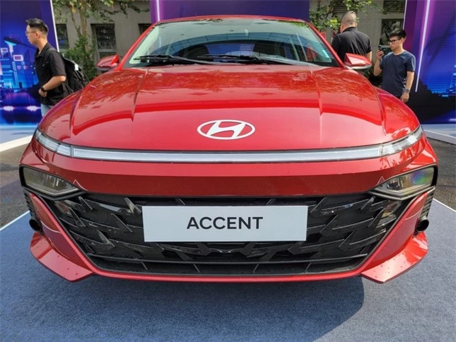 Cận cảnh Hyundai Accent 2024 vừa trình làng thị trường Việt Nam ảnh 11