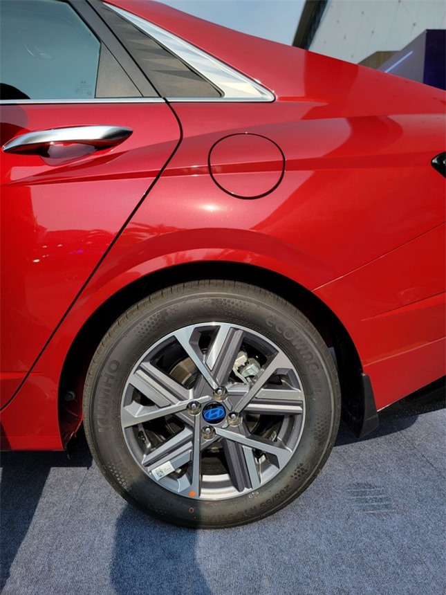 Cận cảnh Hyundai Accent 2024 vừa trình làng thị trường Việt Nam ảnh 17