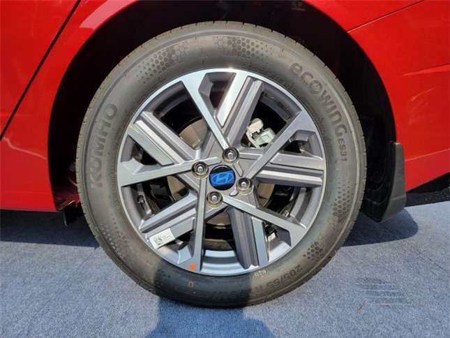 Cận cảnh Hyundai Accent 2024 vừa trình làng thị trường Việt Nam ảnh 18