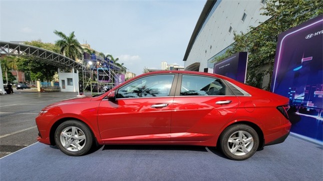 Cận cảnh Hyundai Accent 2024 vừa trình làng thị trường Việt Nam ảnh 3