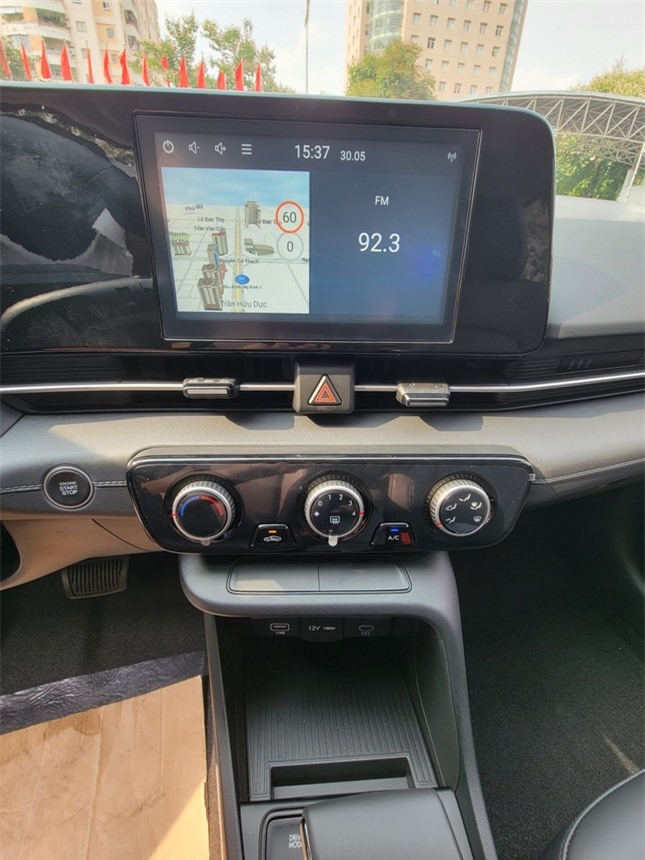 Cận cảnh Hyundai Accent 2024 vừa trình làng thị trường Việt Nam ảnh 32